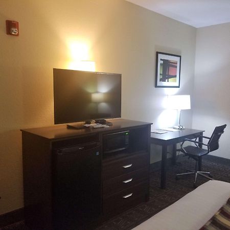 Best Western Rayne Inn Exterior photo