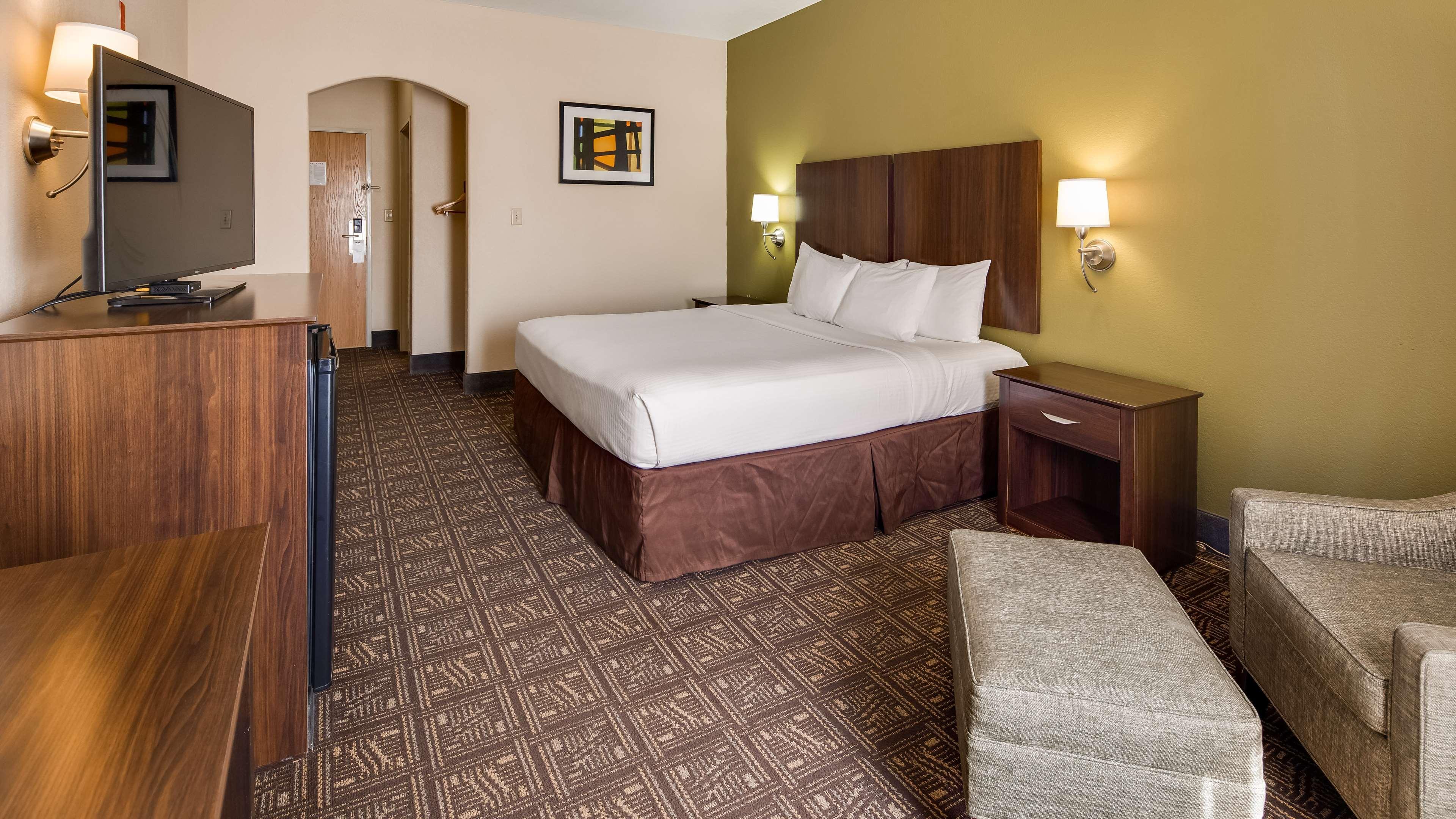 Best Western Rayne Inn Exterior photo