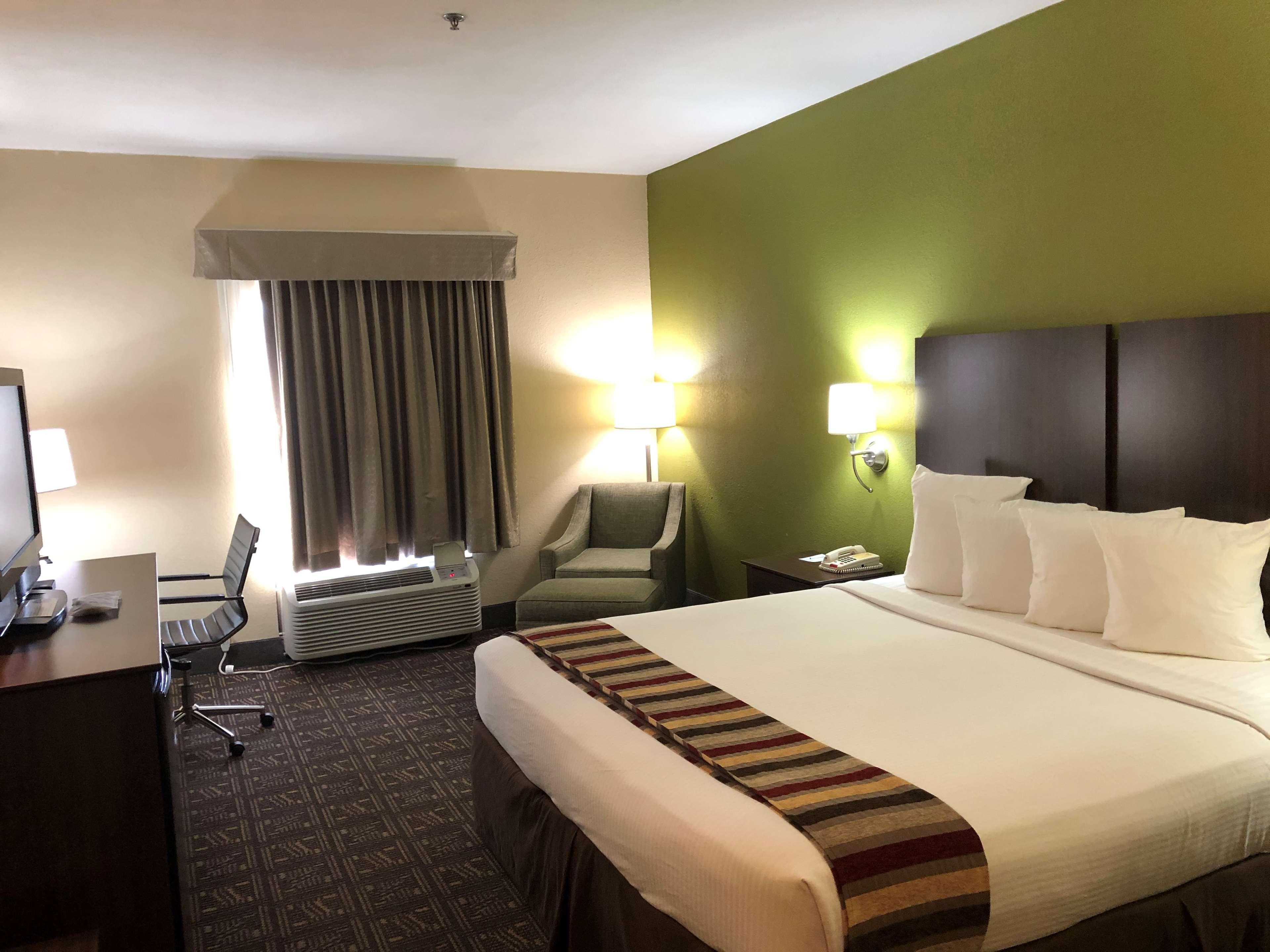 Best Western Rayne Inn Exterior photo