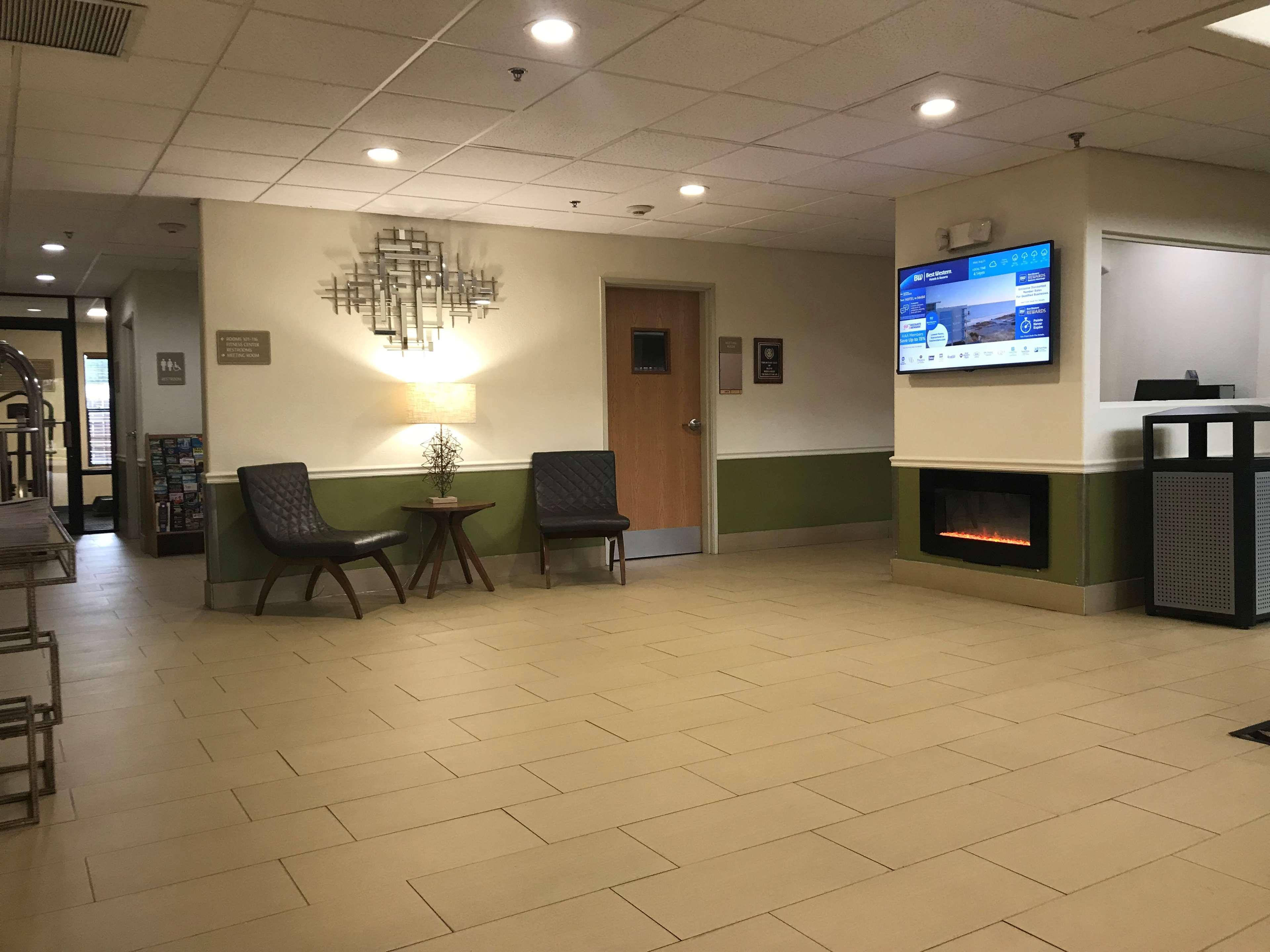 Best Western Rayne Inn Exterior photo