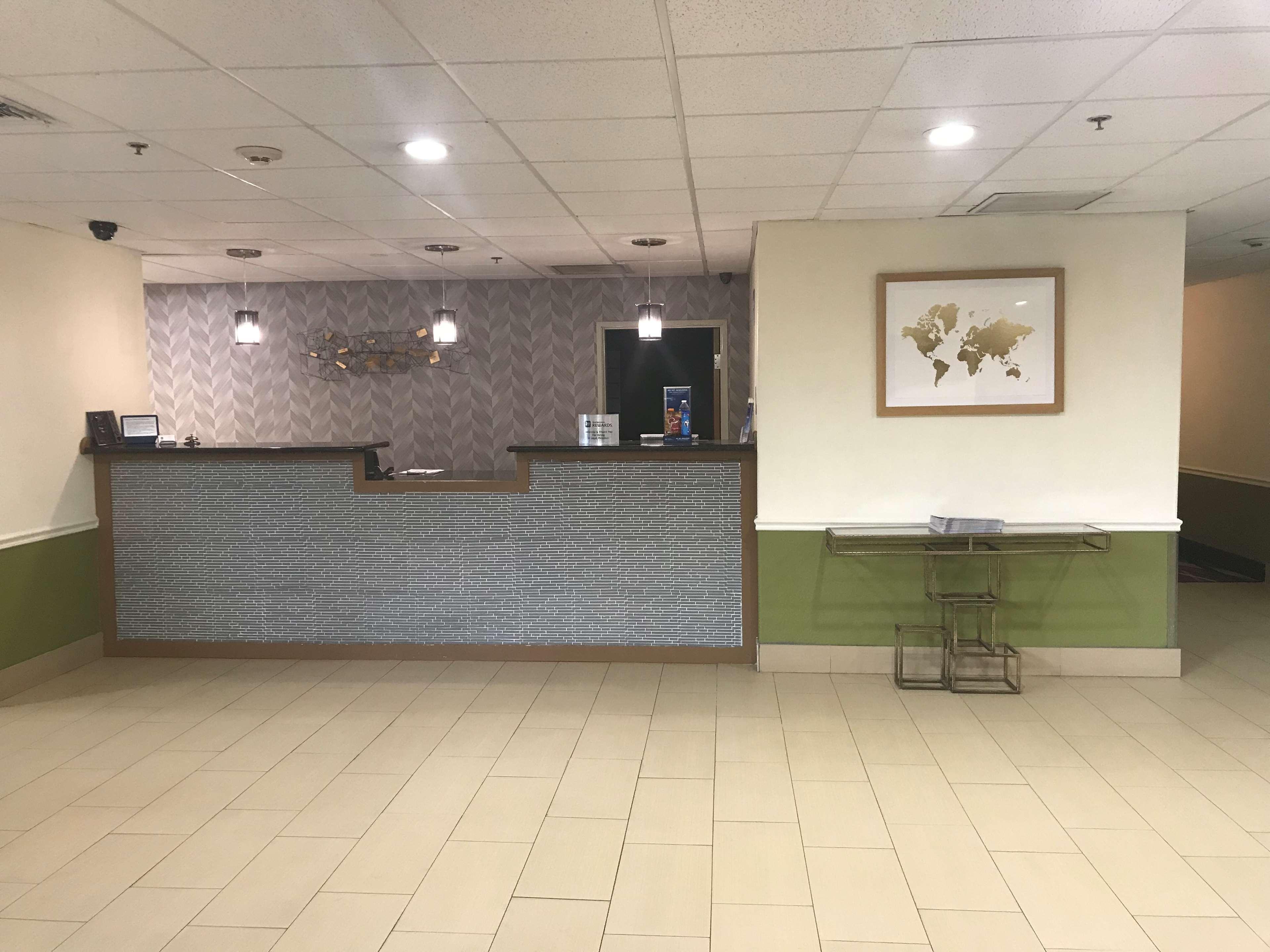 Best Western Rayne Inn Exterior photo