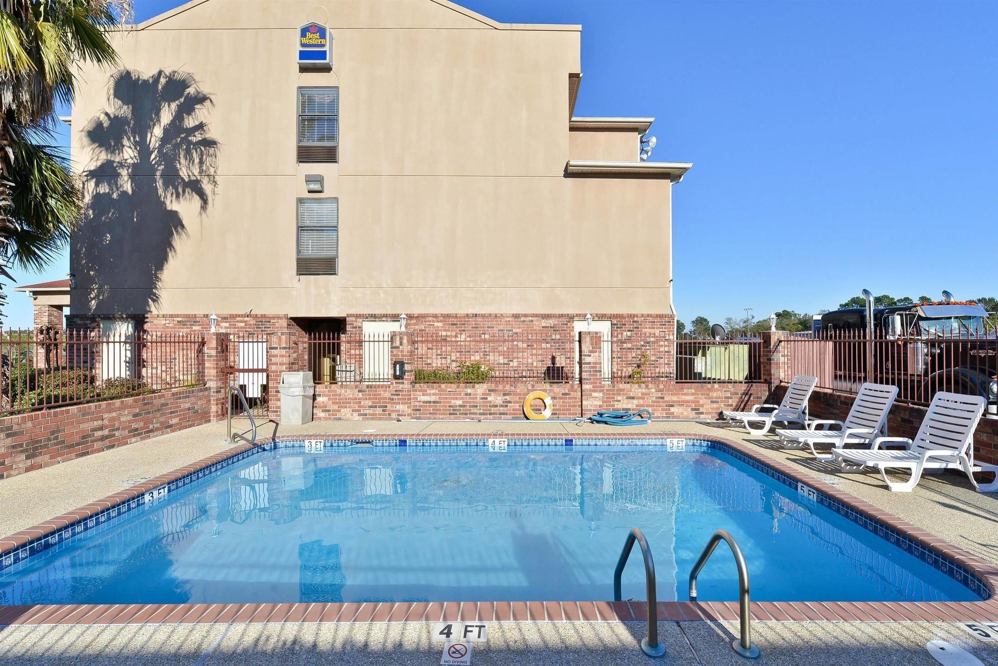 Best Western Rayne Inn Exterior photo